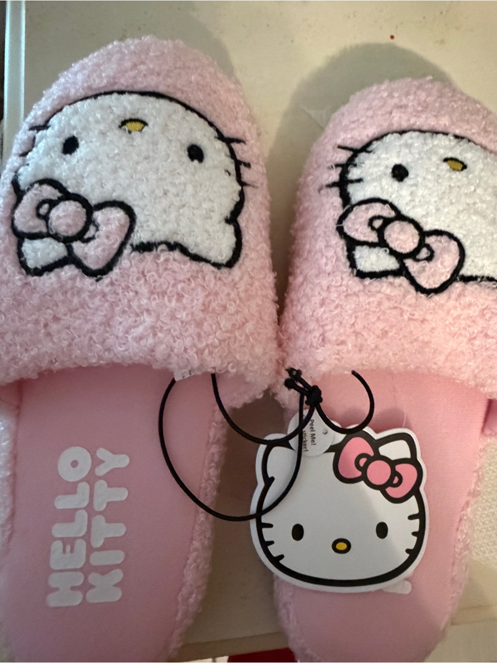 NWT Girls Hello Kitty Pink Kids Slip-On Slippers